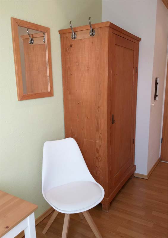 Kleiderschrank